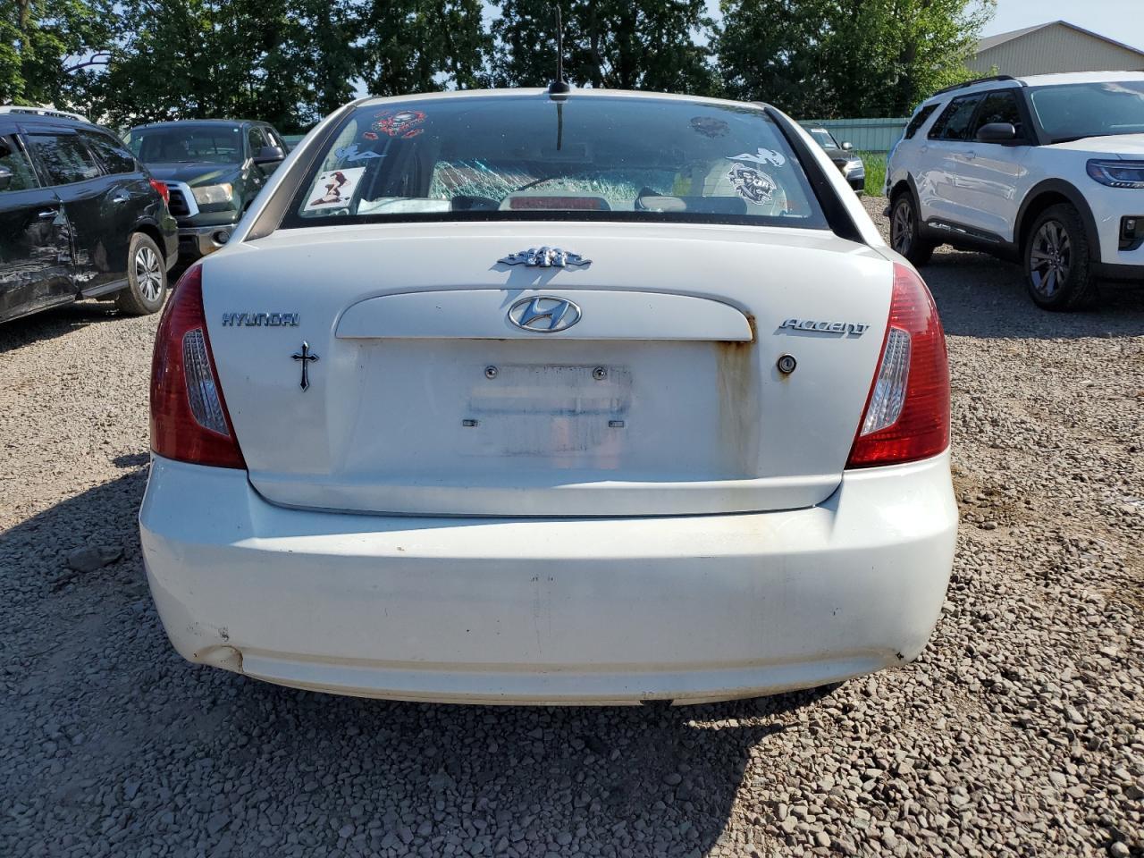 2010 Hyun Accent Gls - Image 6