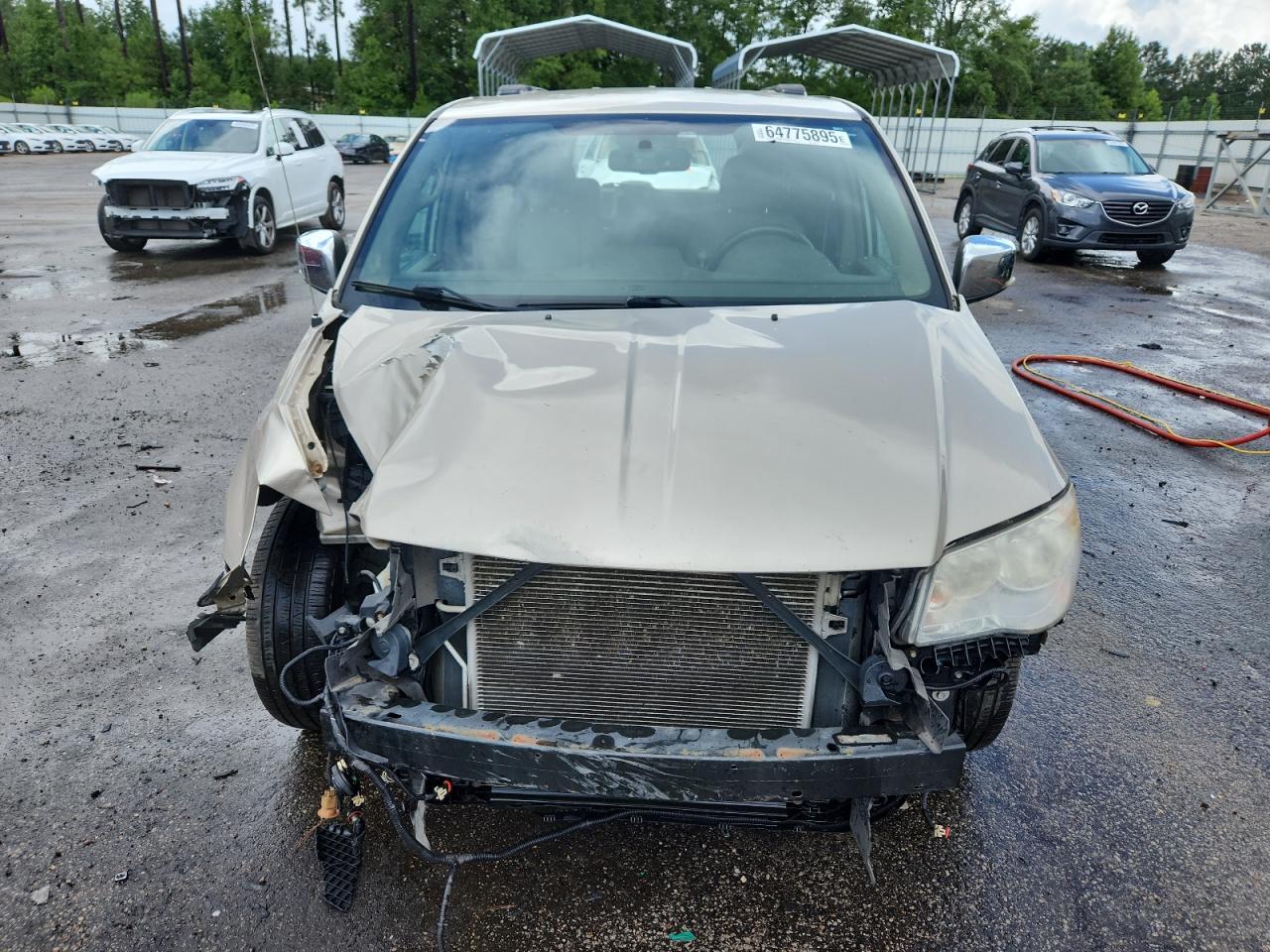 2012 Chrysler Town & Country Touring L - Фото 5