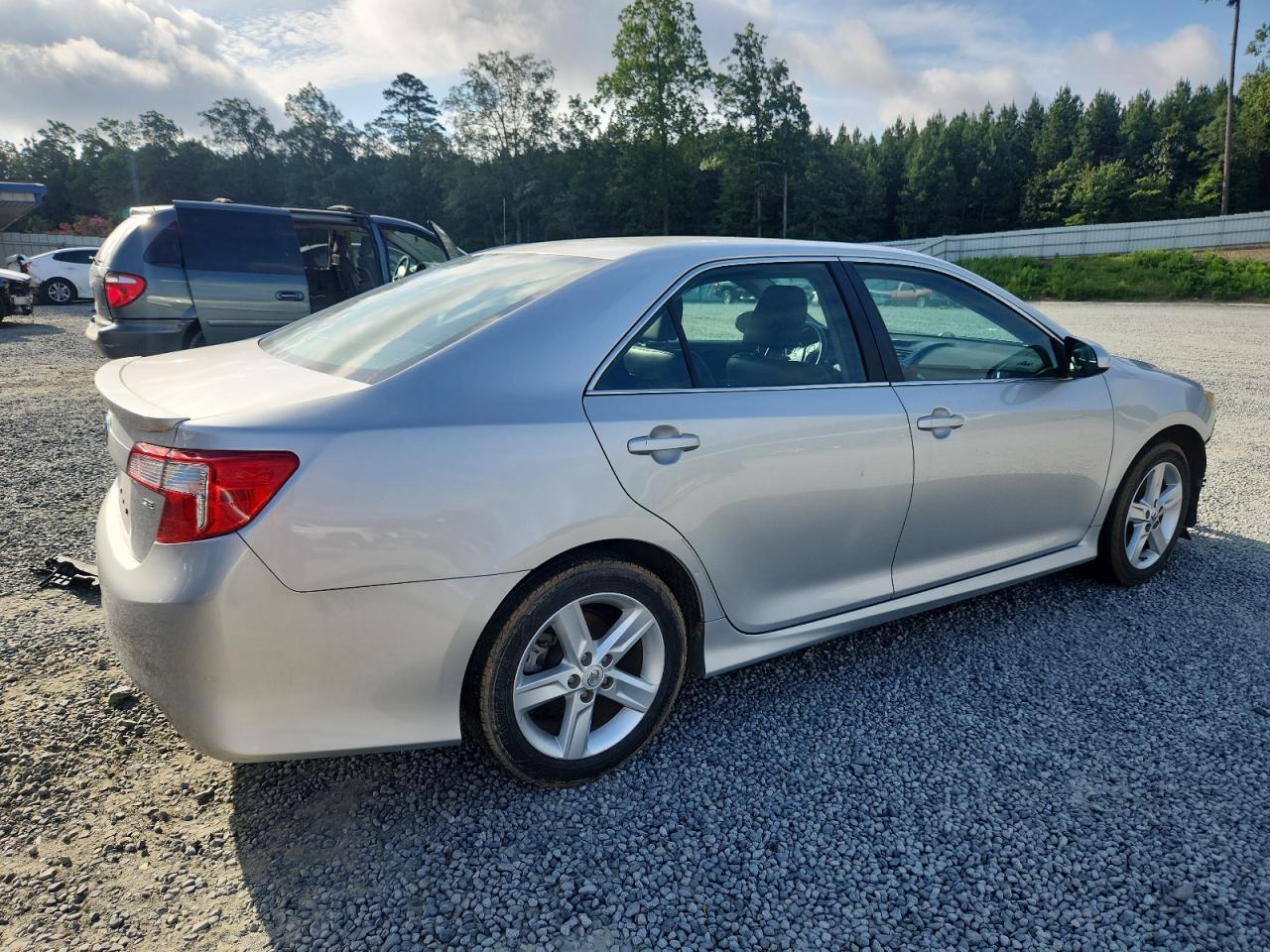 2013 Toyota Camry L - Image 3
