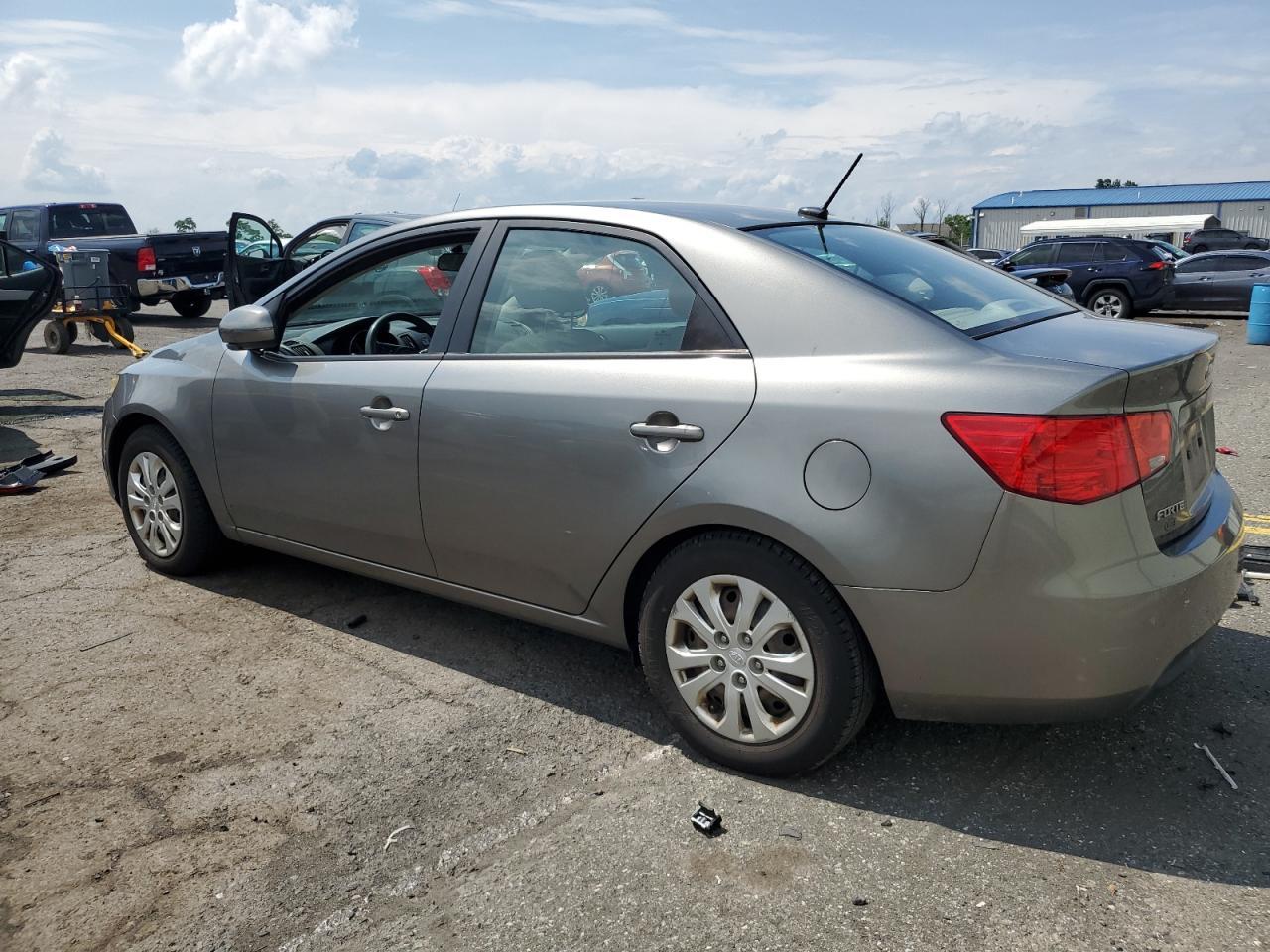 2011 Kia Forte Ex - Image 2