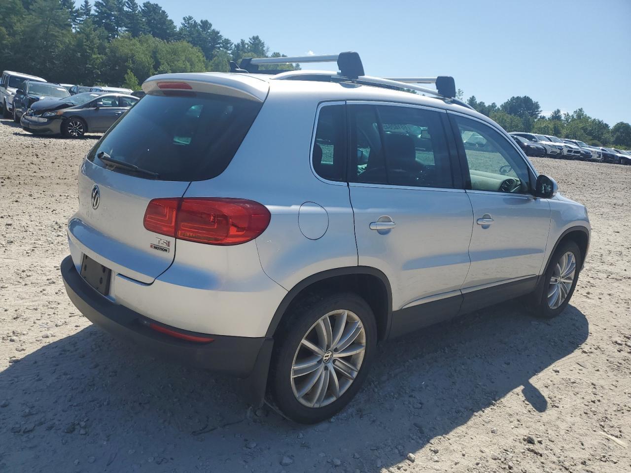 2016 Volkswagen Tiguan S - Image 3