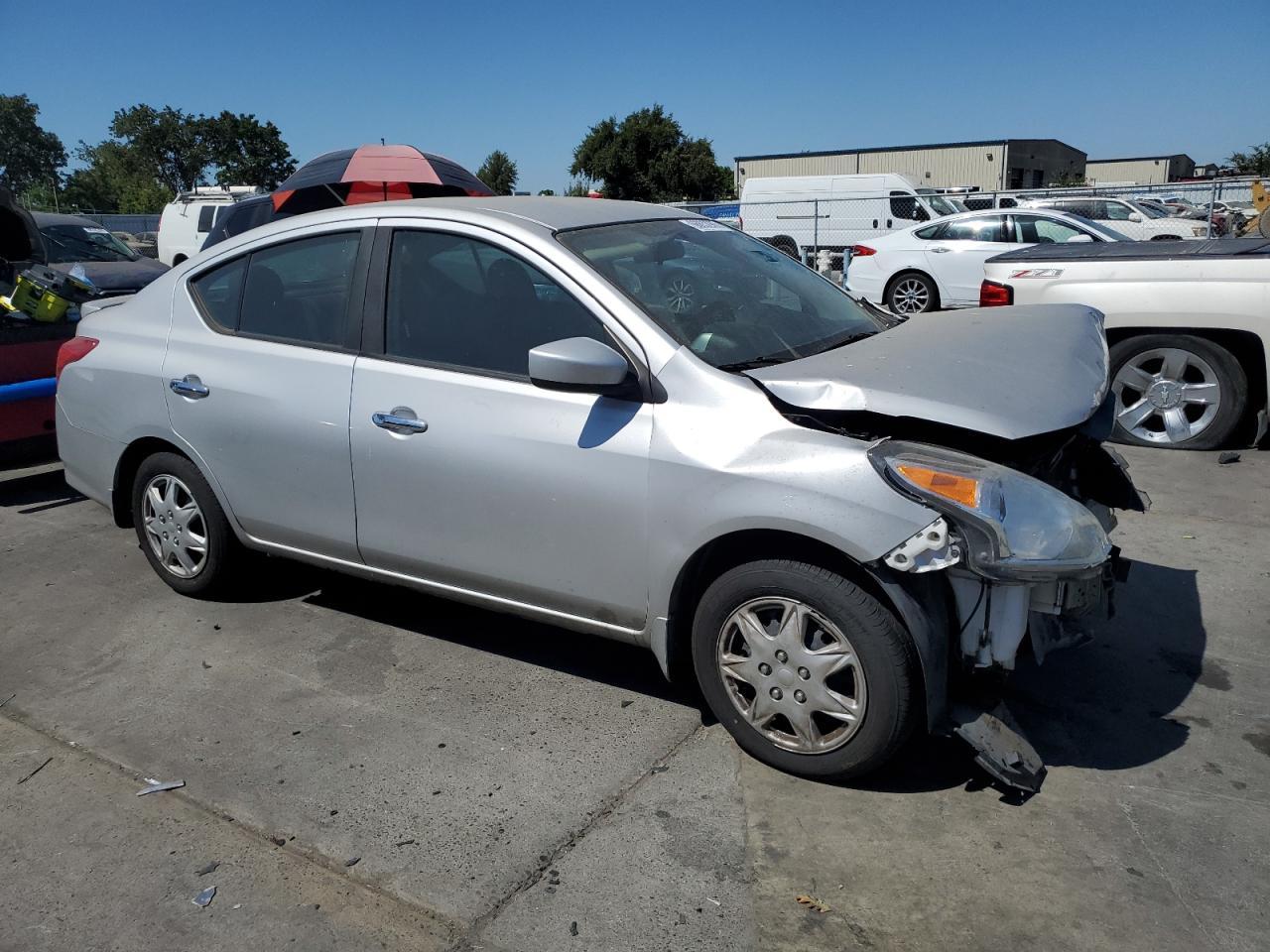 2018 Nissan Versa S - Фото 4