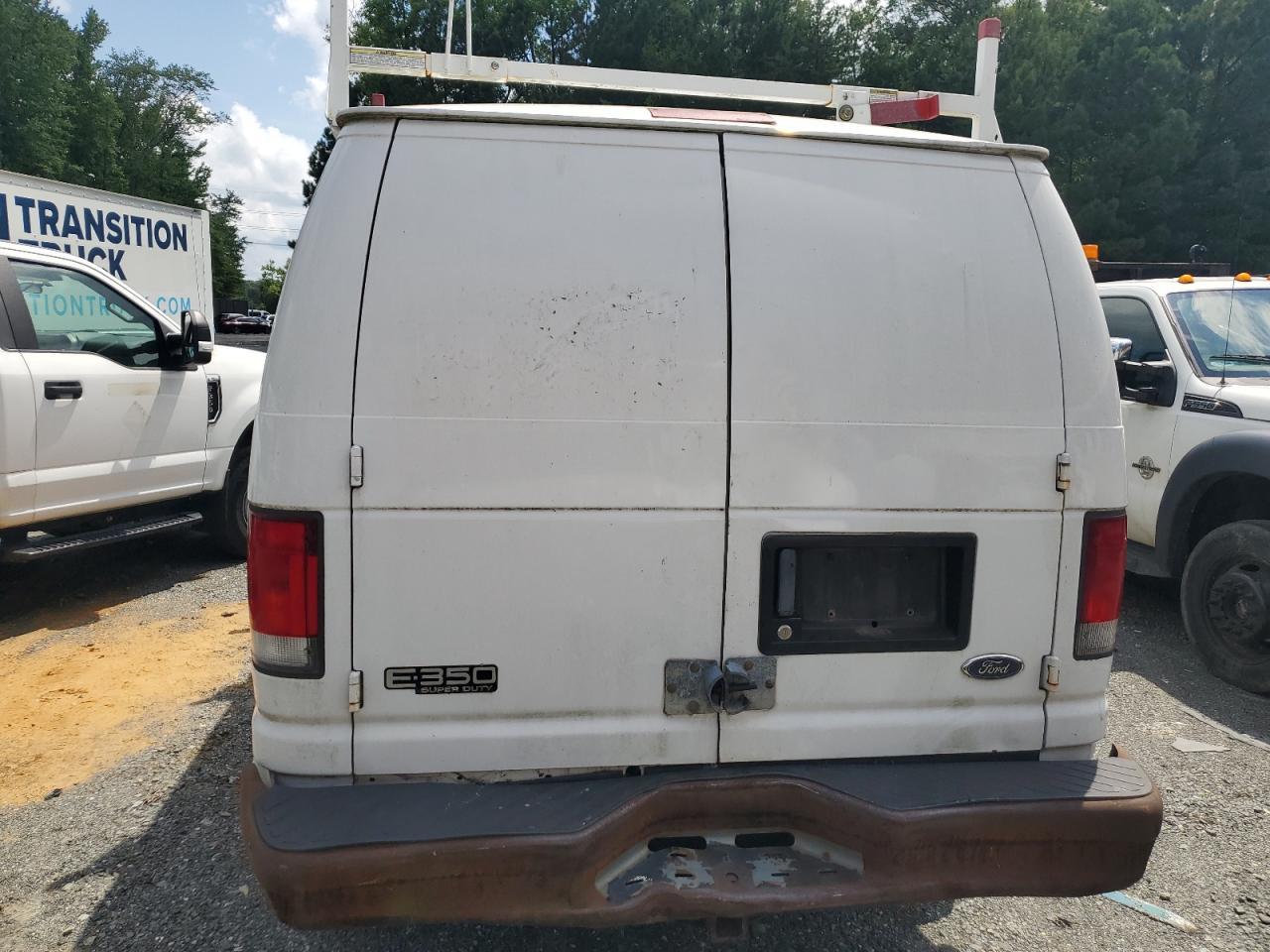 2002 Ford Econoline E350 Super Duty Van - Фото 6
