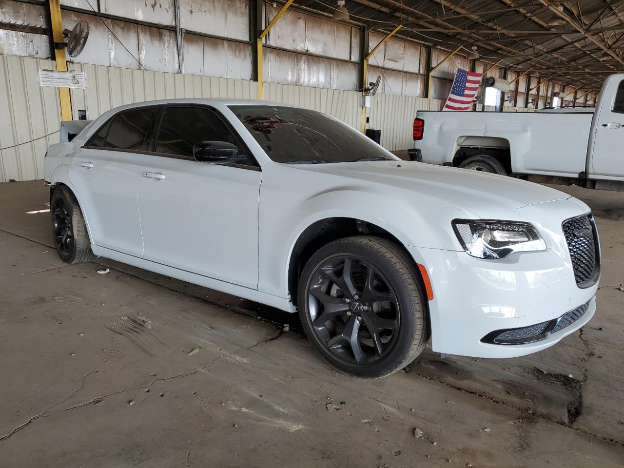 2023 Chrysler 300 Touring - Image 4