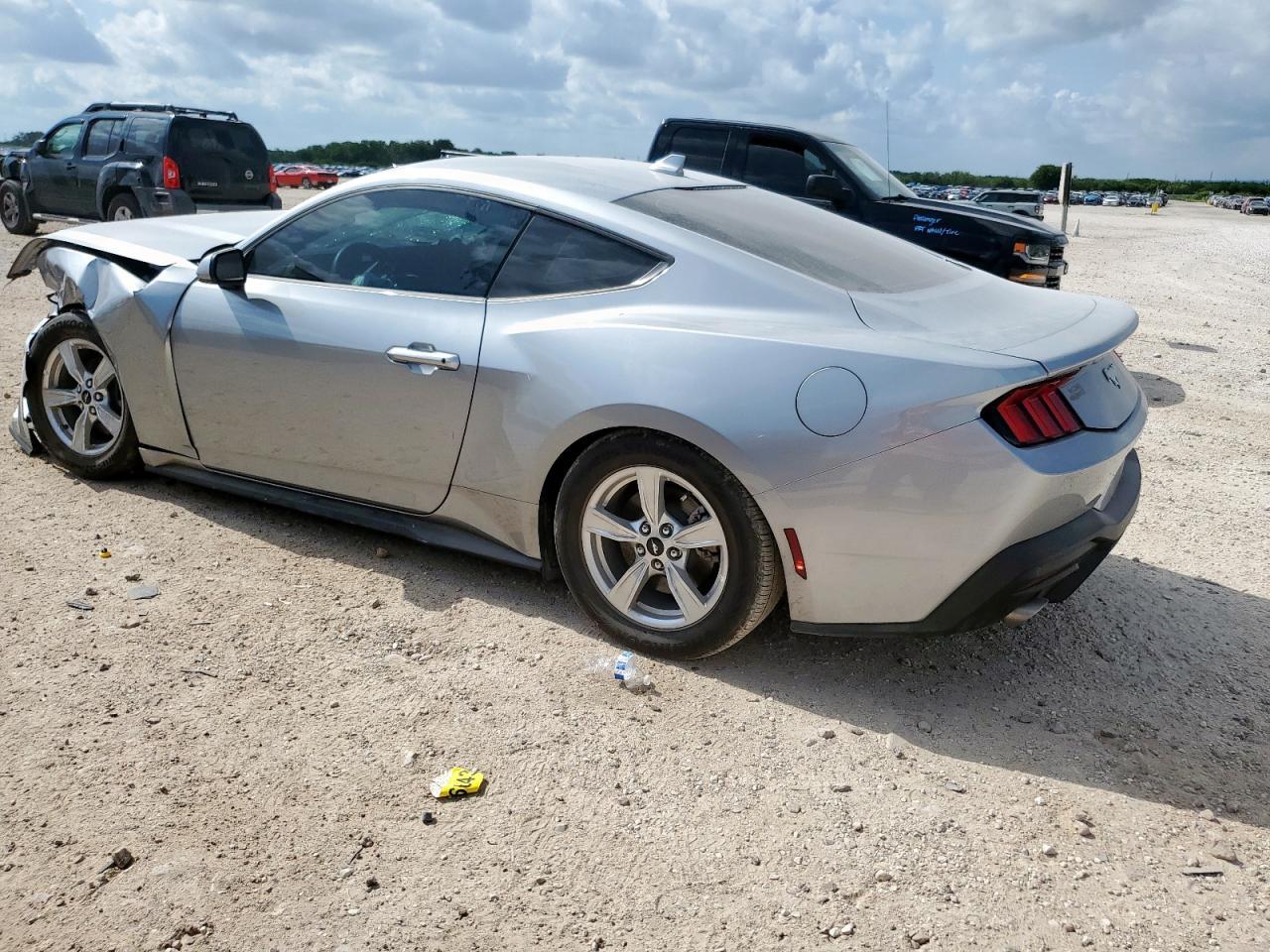 2024 Ford Mustang - Фото 2