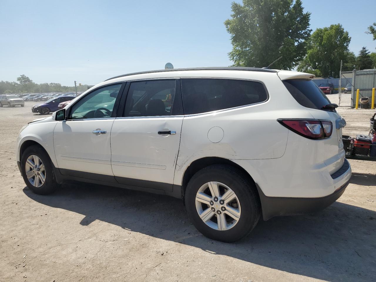 2014 Chev Traverse - Image 2