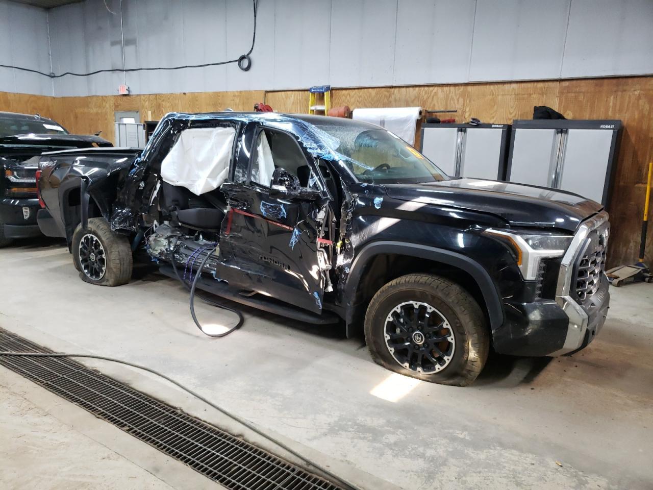 2024 Toyota Tundra Crewmax Sr - Image 4