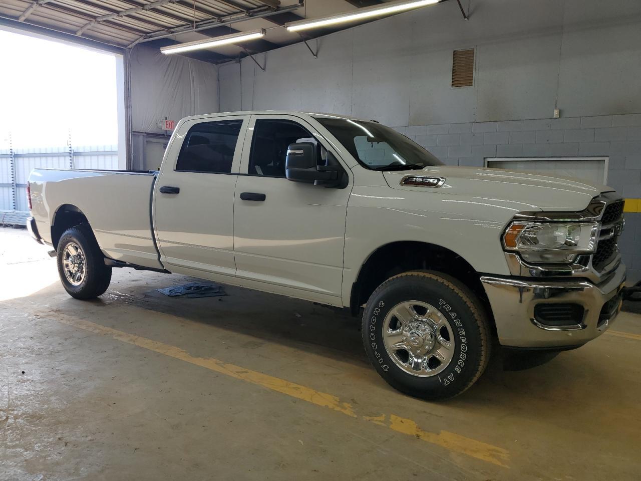 2023 Ram 2500 Tradesman - Фото 4