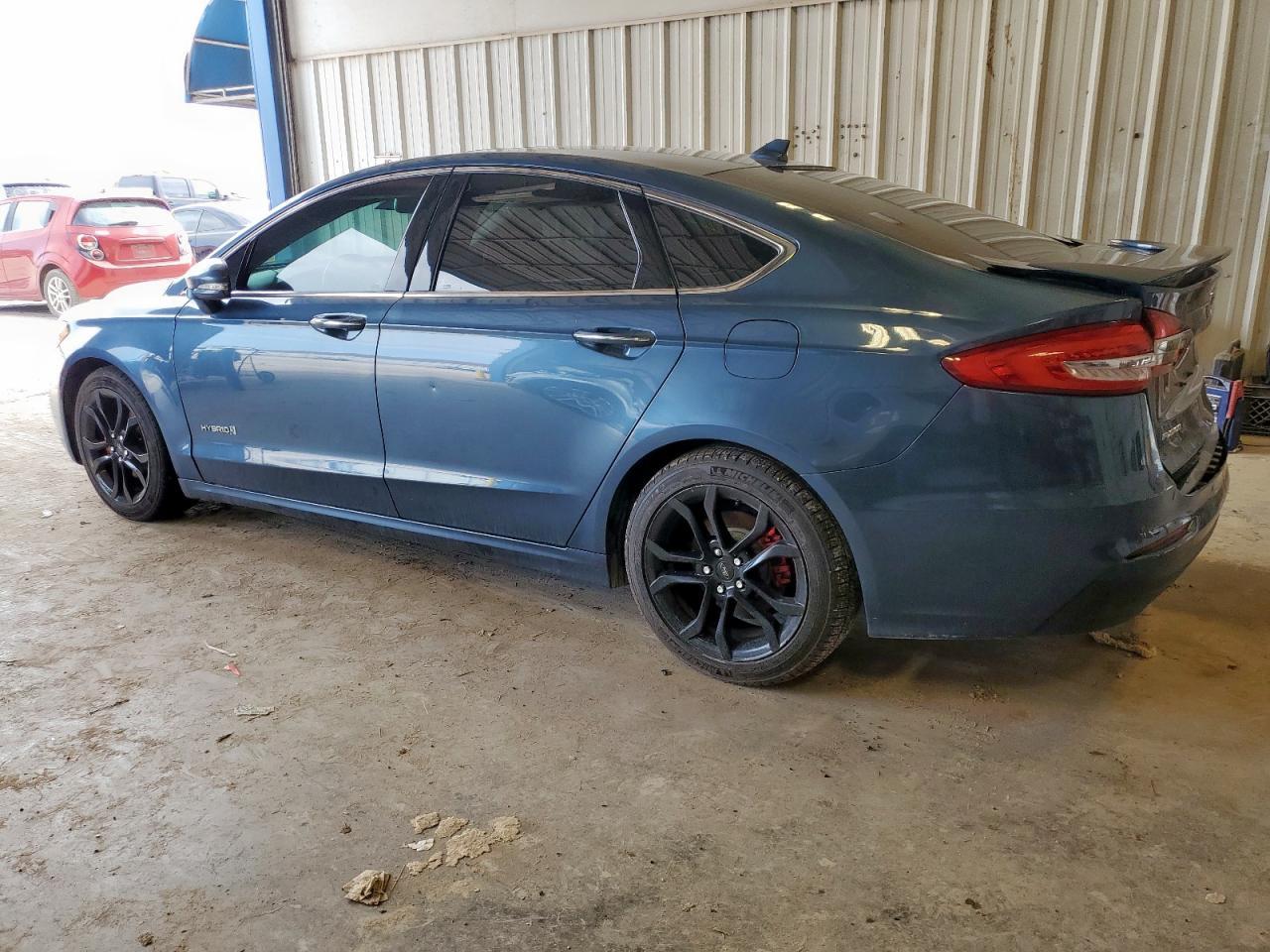 2019 Ford Fusion Titanium - Фото 2