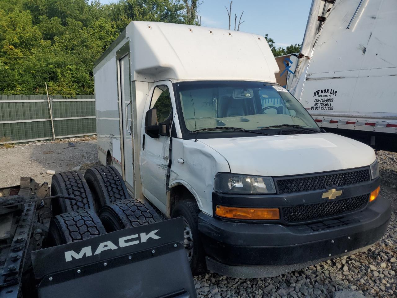 2023 Chevrolet Express G3500 - Image 4