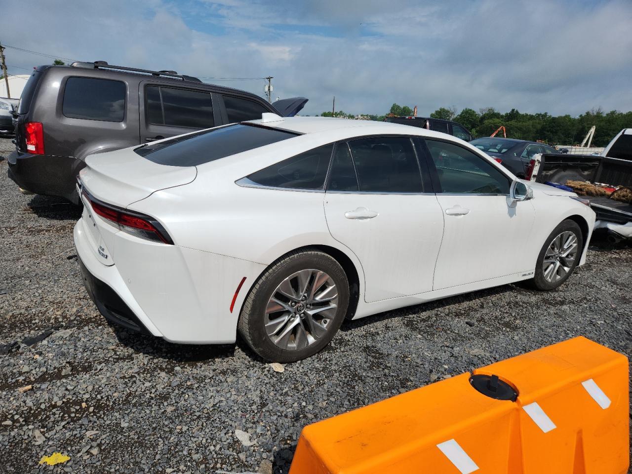 2022 Toyota Mirai Le - Фото 3