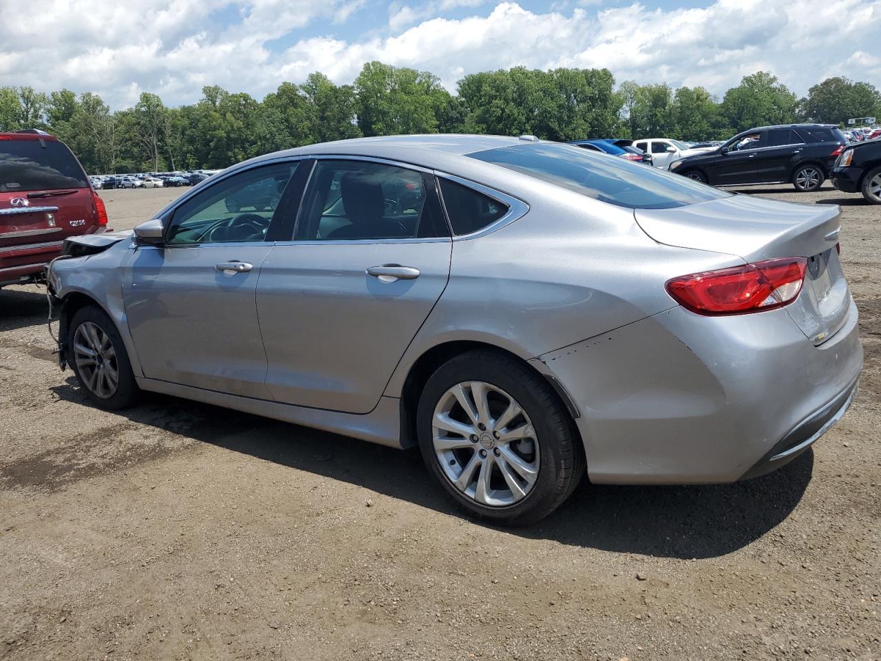 2016 Chrysler 200 Limited - Фото 2