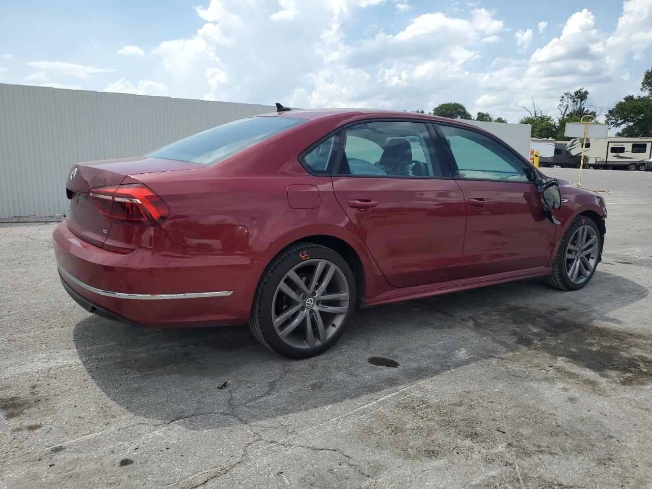 2018 Volkswagen Passat S - Фото 3