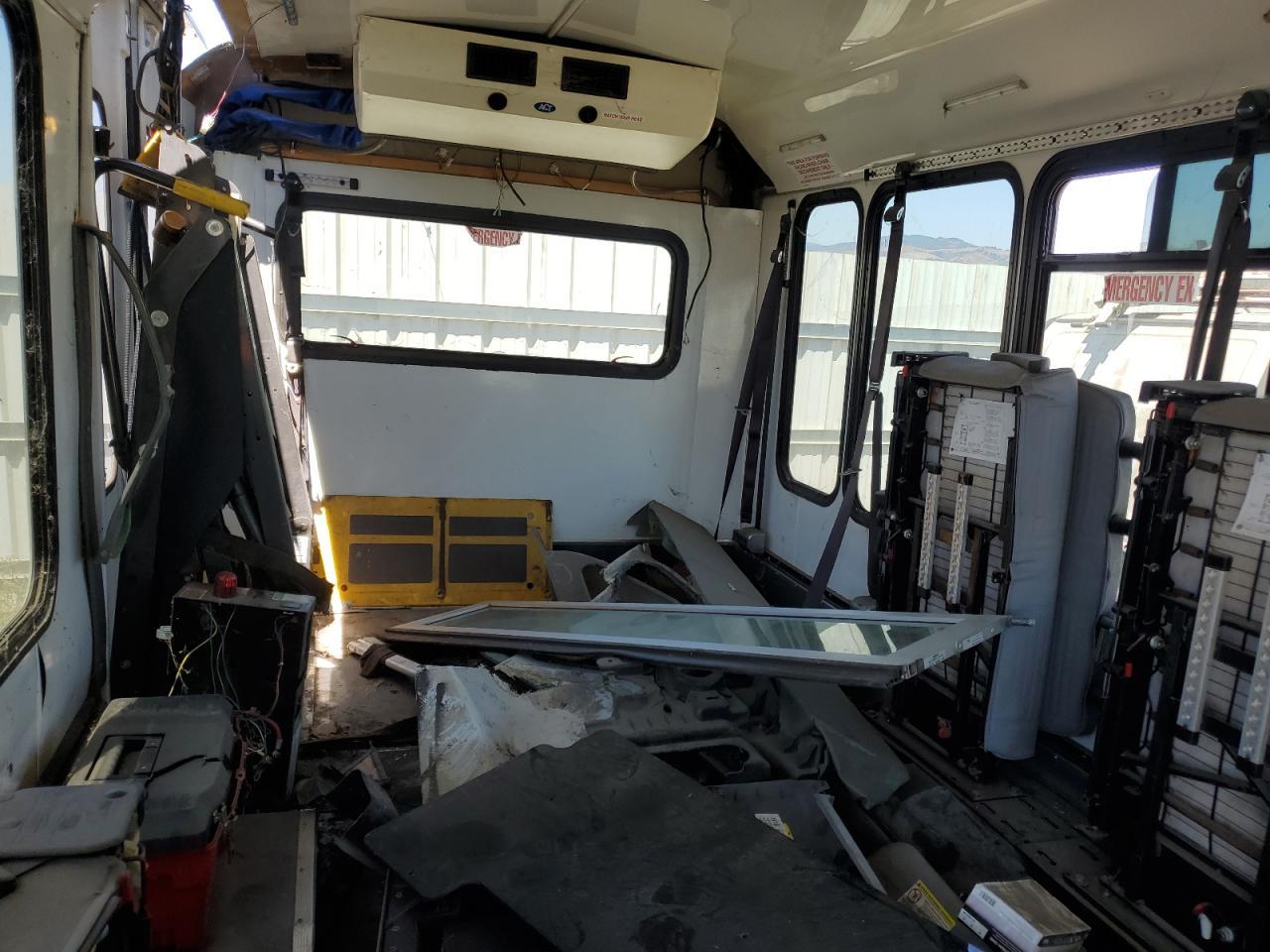 2017 Ford Econoline - Transit Vehicles Transit Bus - Image 6