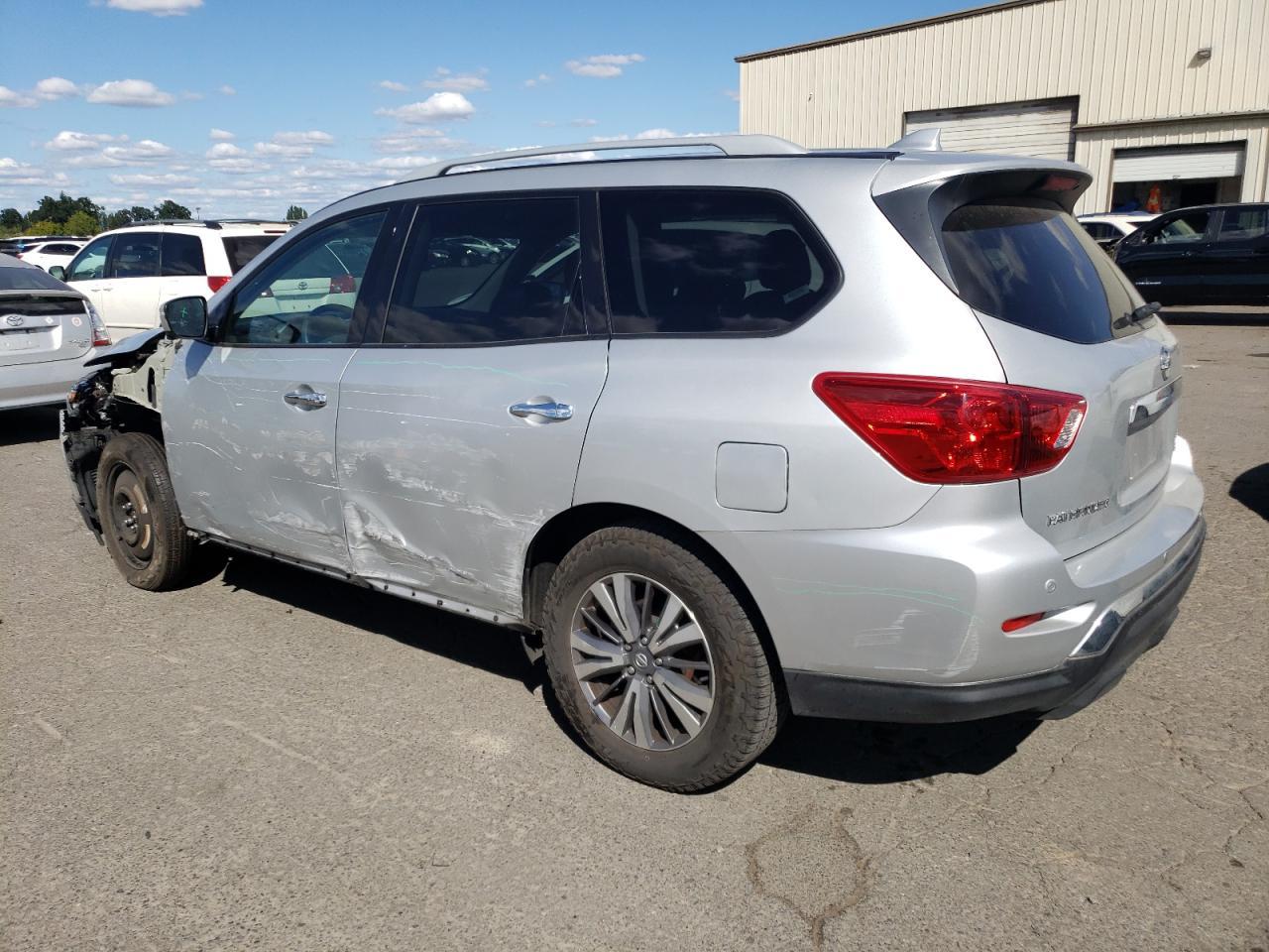2019 Nissan Pathfinder S - Фото 2