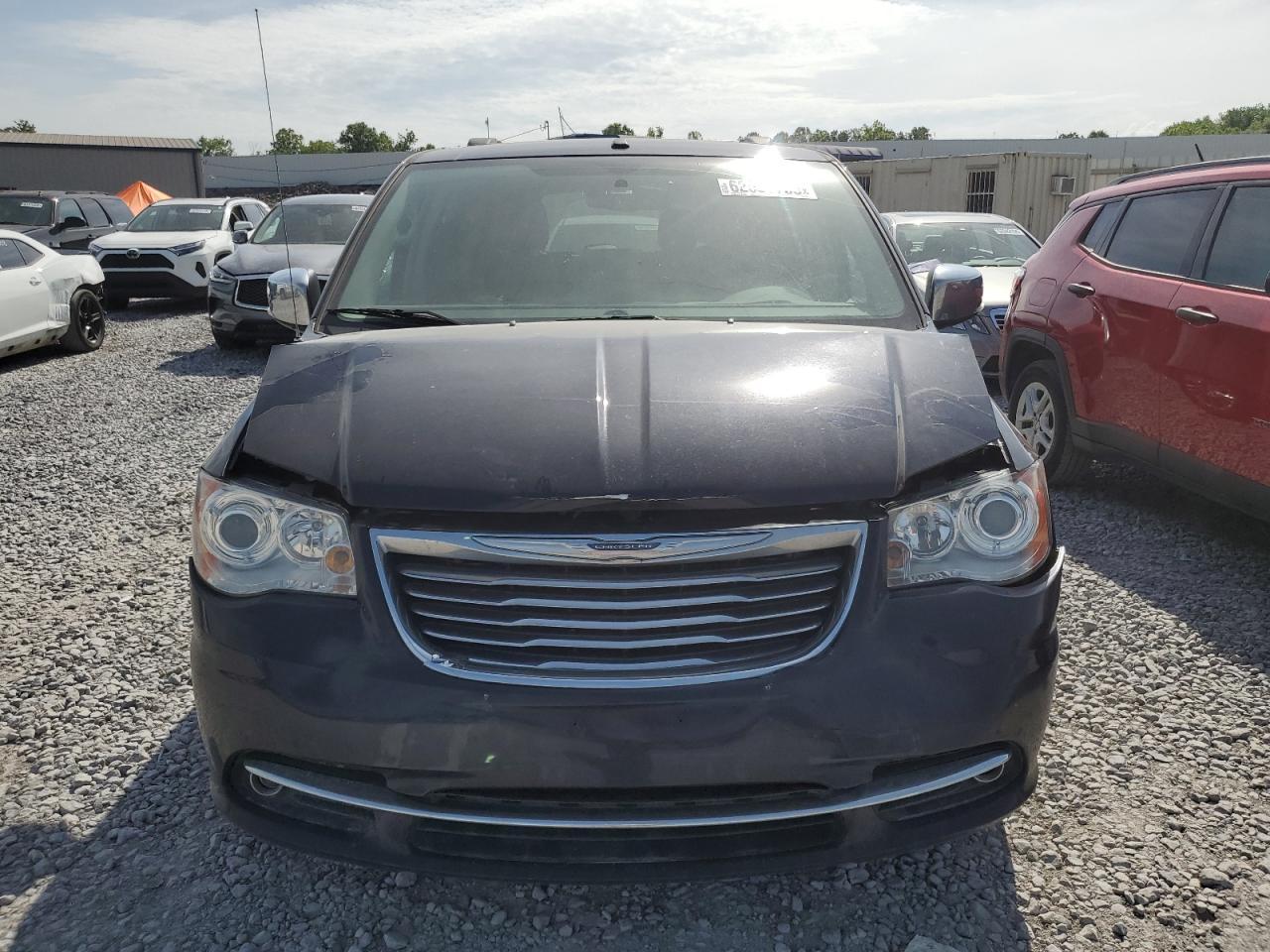 2011 Chrysler Town & Country Limited Limited - Фото 5