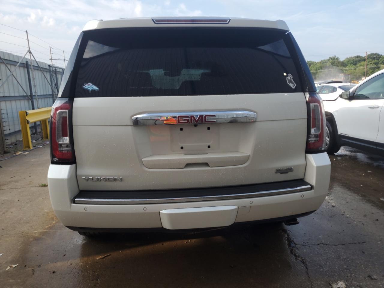 2015 GMC Yukon Denali - Фото 6