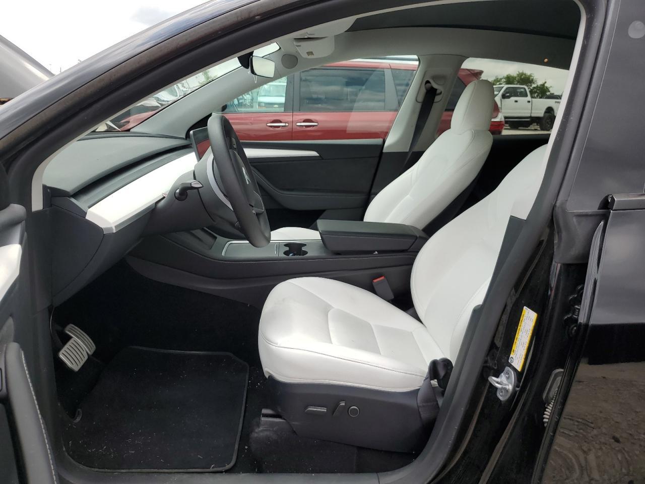 2024 Tesla Model Y - Image 7