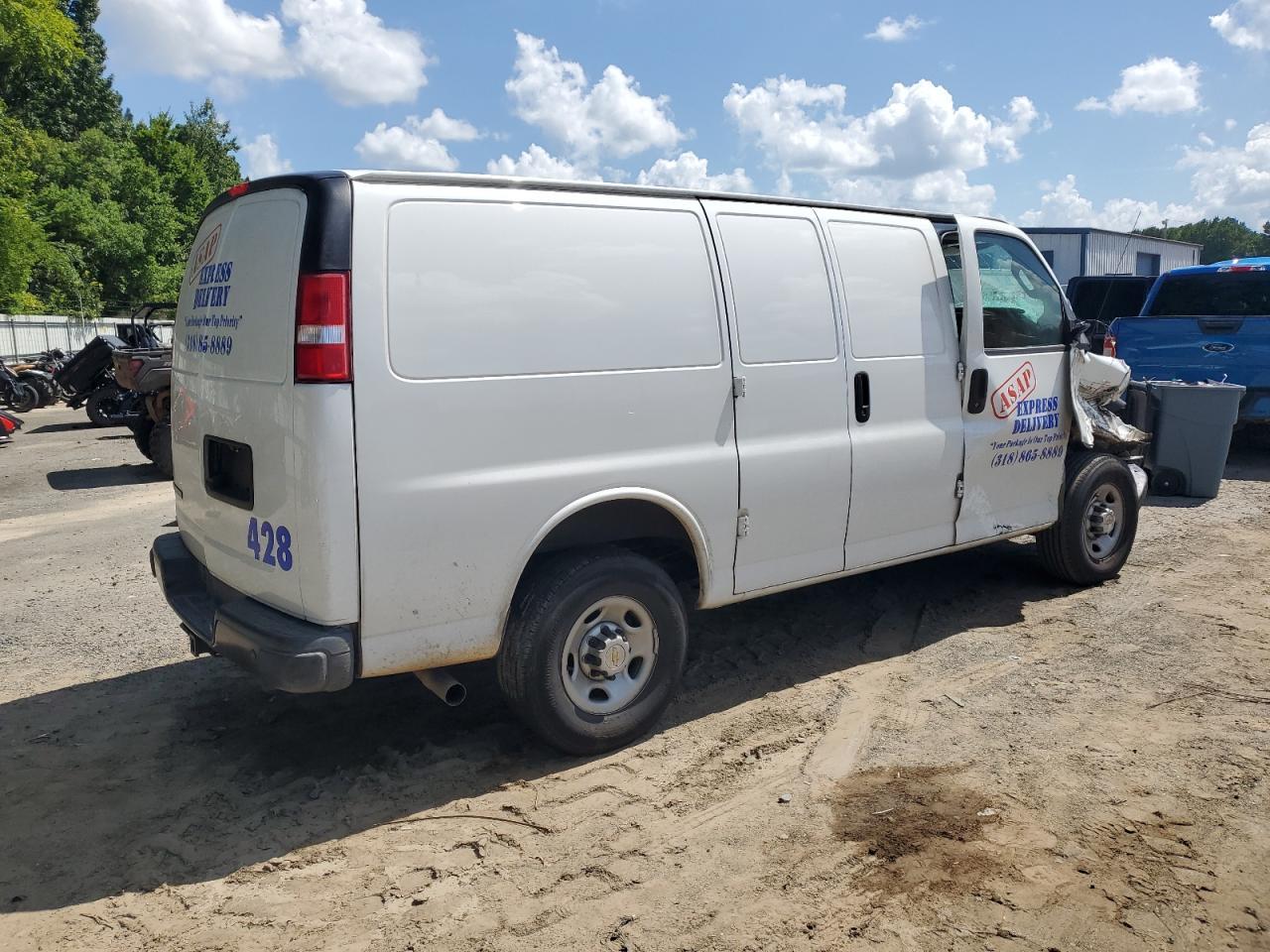 2024 Chevrolet Express G2500 - Фото 3