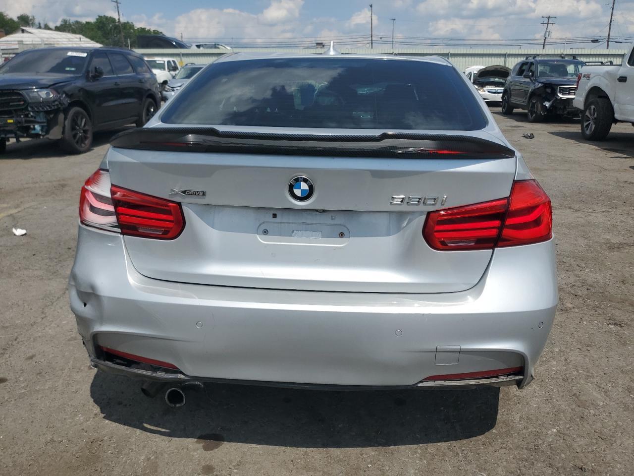 2018 BMW 330 Xi - Фото 6