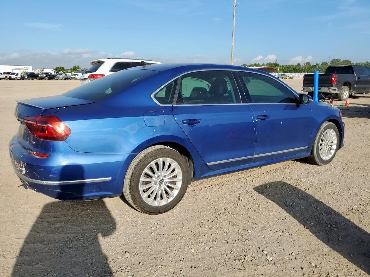 2017 Volkswagen Passat Se - Image 3