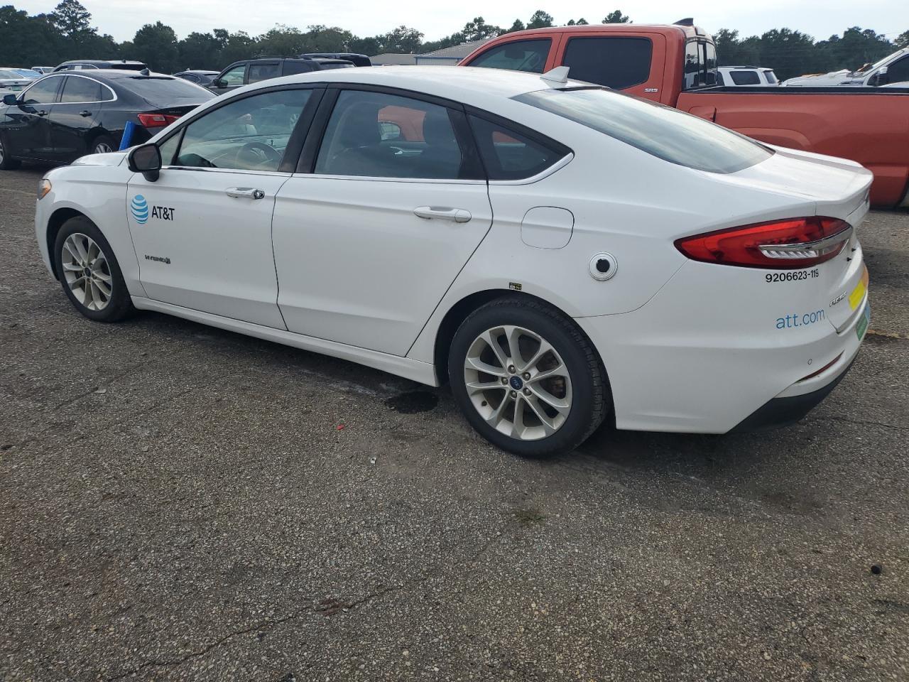 2019 Ford Fusion Se - Image 2