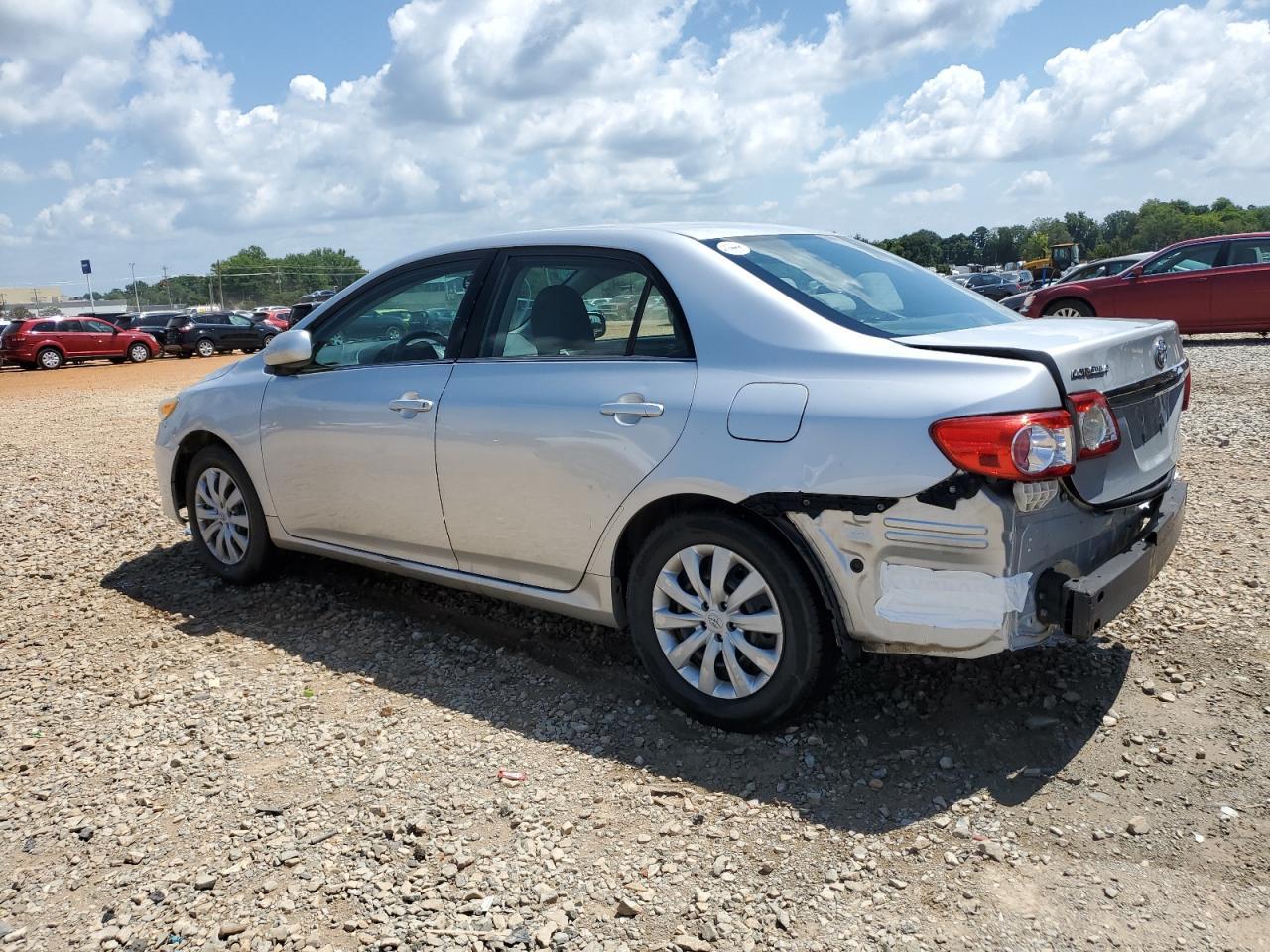 2013 Toyota Corolla Base - Фото 2
