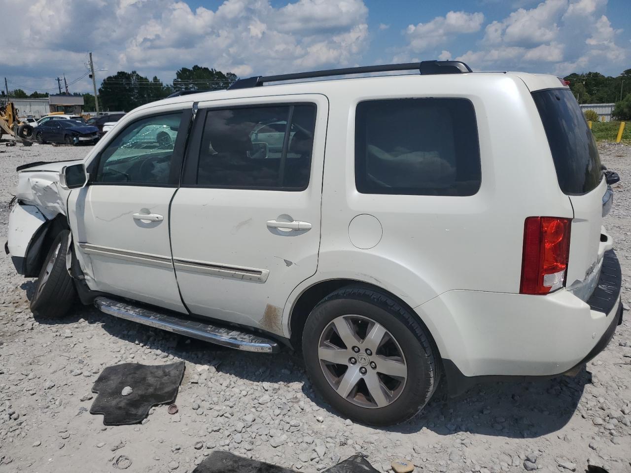 2015 Honda Pilot Touring - Image 2