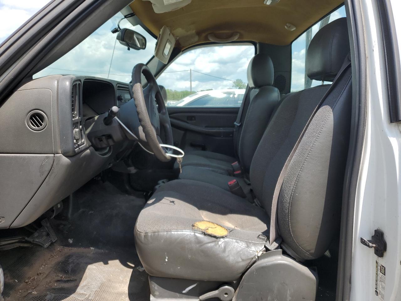 2004 Chevrolet Silverado C1500 - Image 7