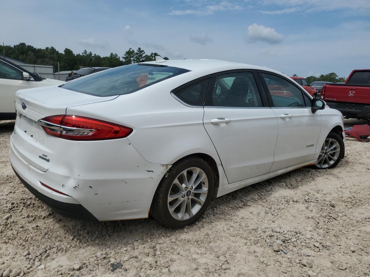 2019 Ford Fusion Se - Фото 3