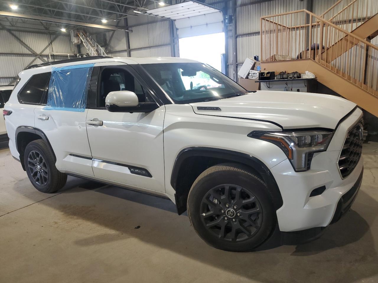2023 Toyota Sequoia Sr5 - Image 4