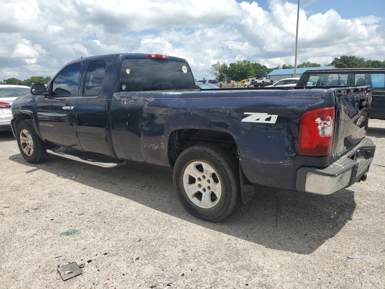 2008 Chev Silverado - Фото 2
