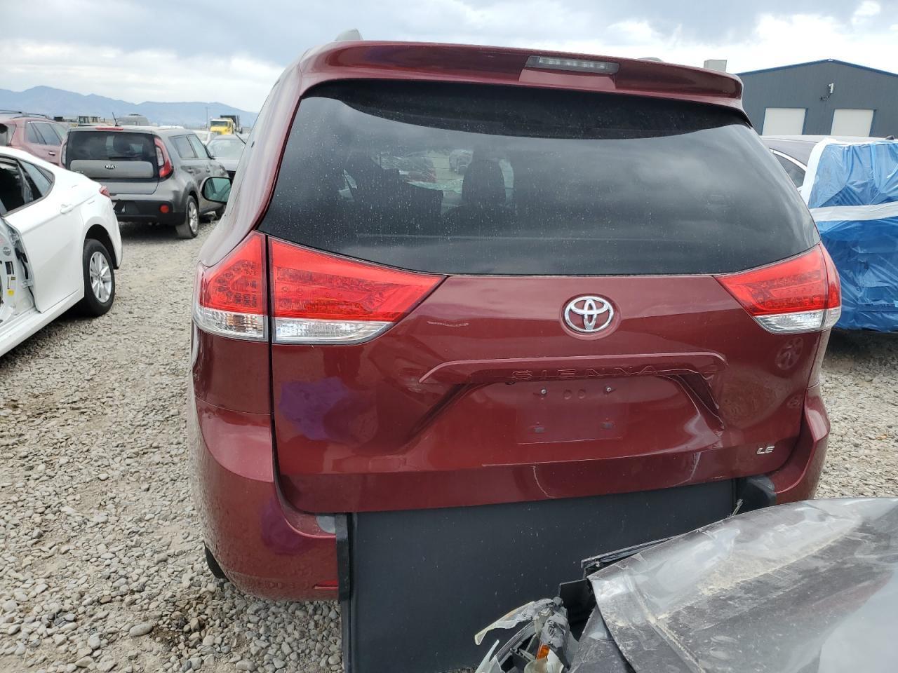 2013 Toyota Sienna Le - Фото 6