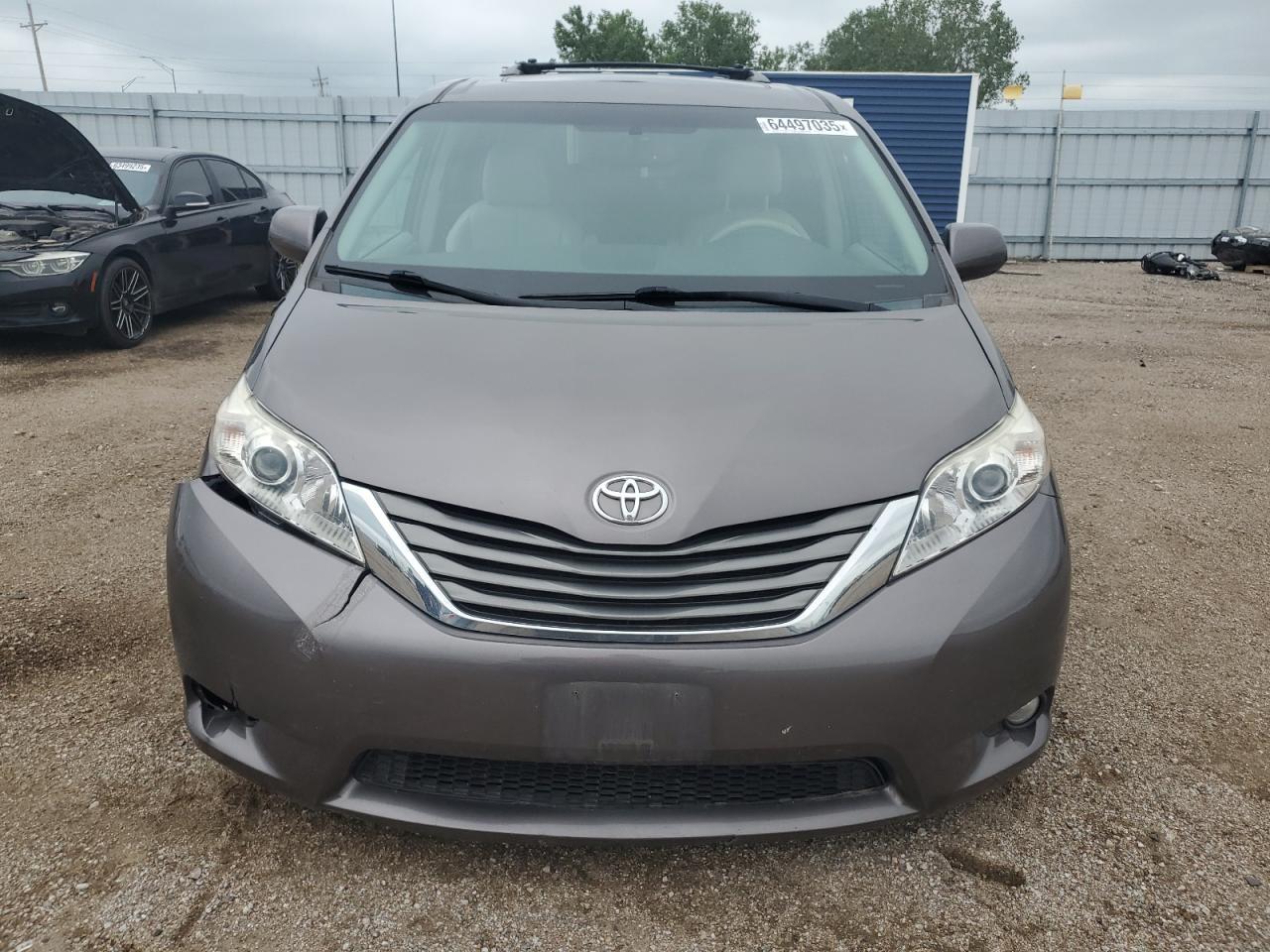 2013 Toyota Sienna Xle - Фото 5