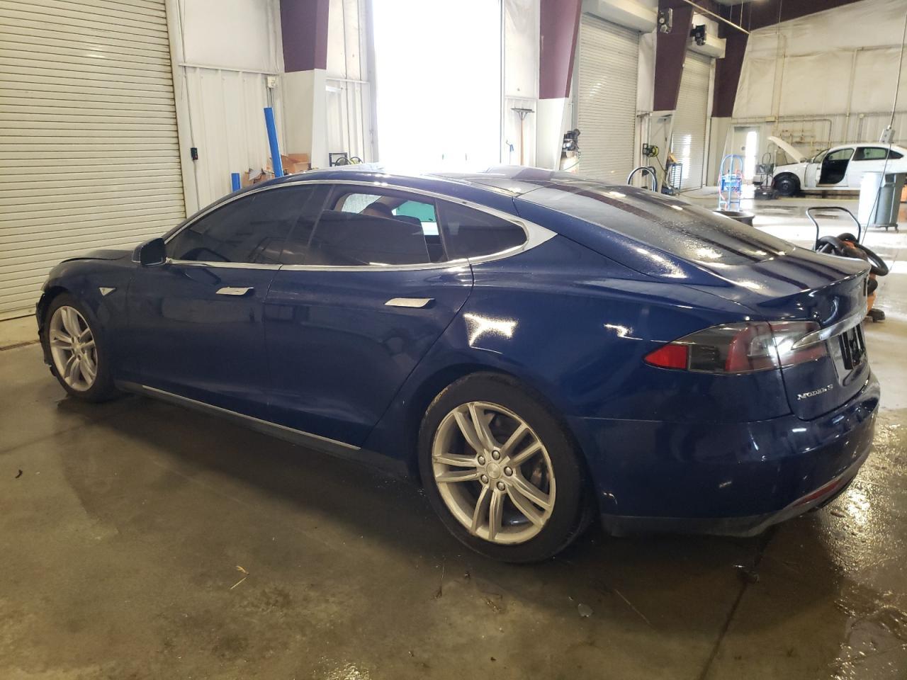 2015 Tesla Model S 70D - Фото 2