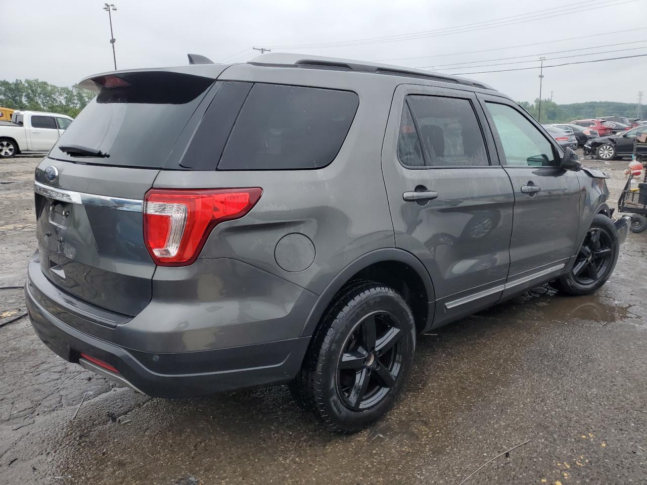 2019 Ford Explorer Xlt - Фото 3