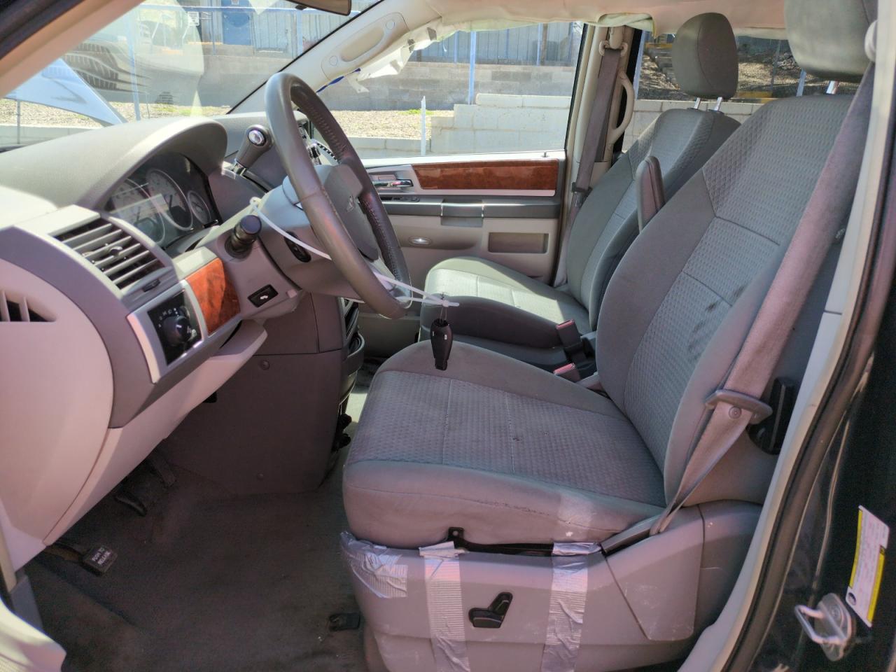 2009 Chrysler Town & Country Touring - Фото 7