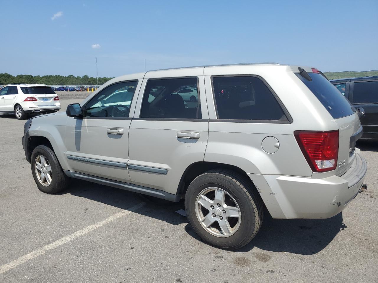 2007 Jeep Grand Cherokee Laredo - Фото 2