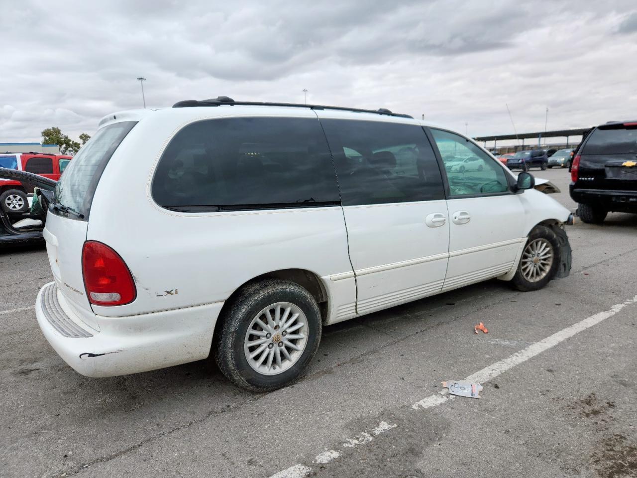 1999 Chrysler Town & Country Lx - Фото 3