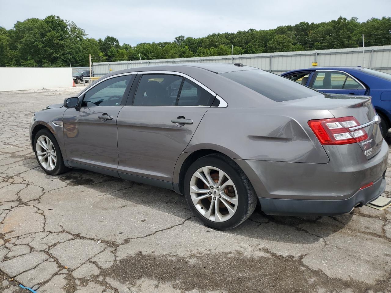 2013 Ford Taurus Sel - Image 2