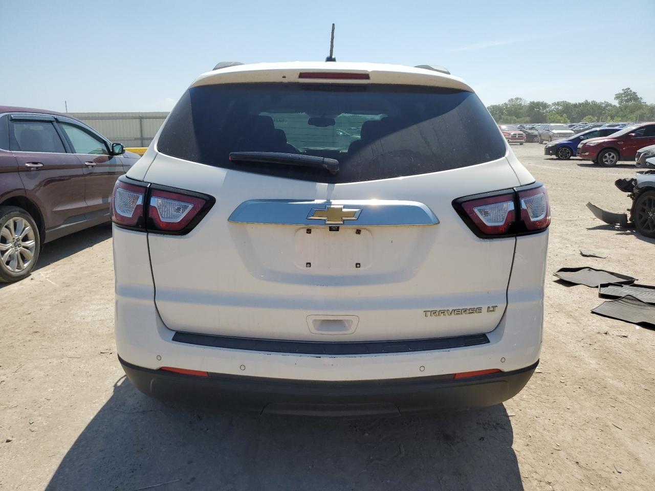 2014 Chev Traverse - Image 6