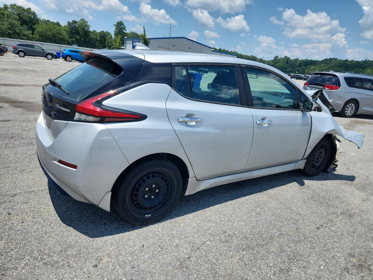 2018 Nissan Leaf S - Image 3