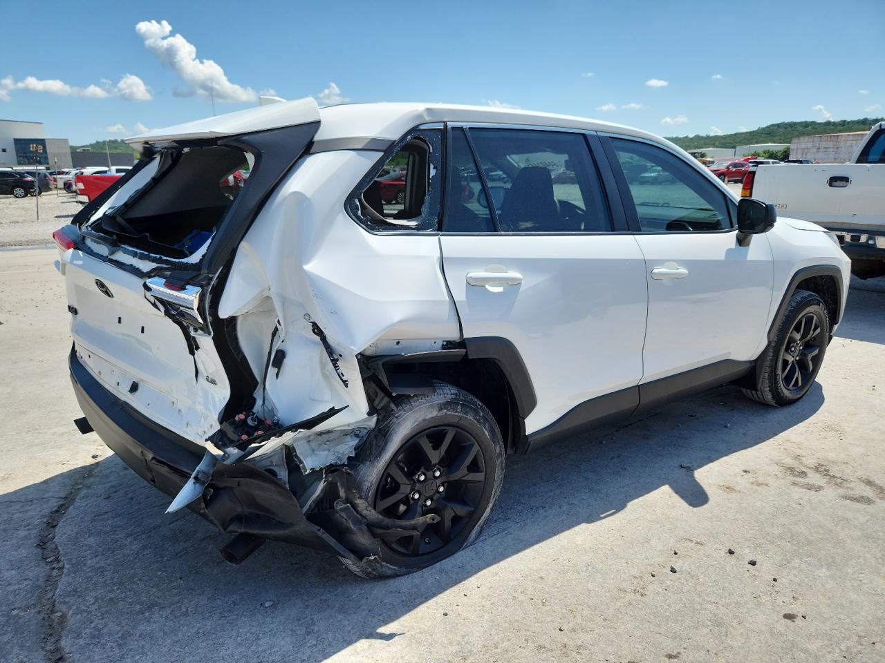 2024 Toyota Rav4 Le - Фото 3