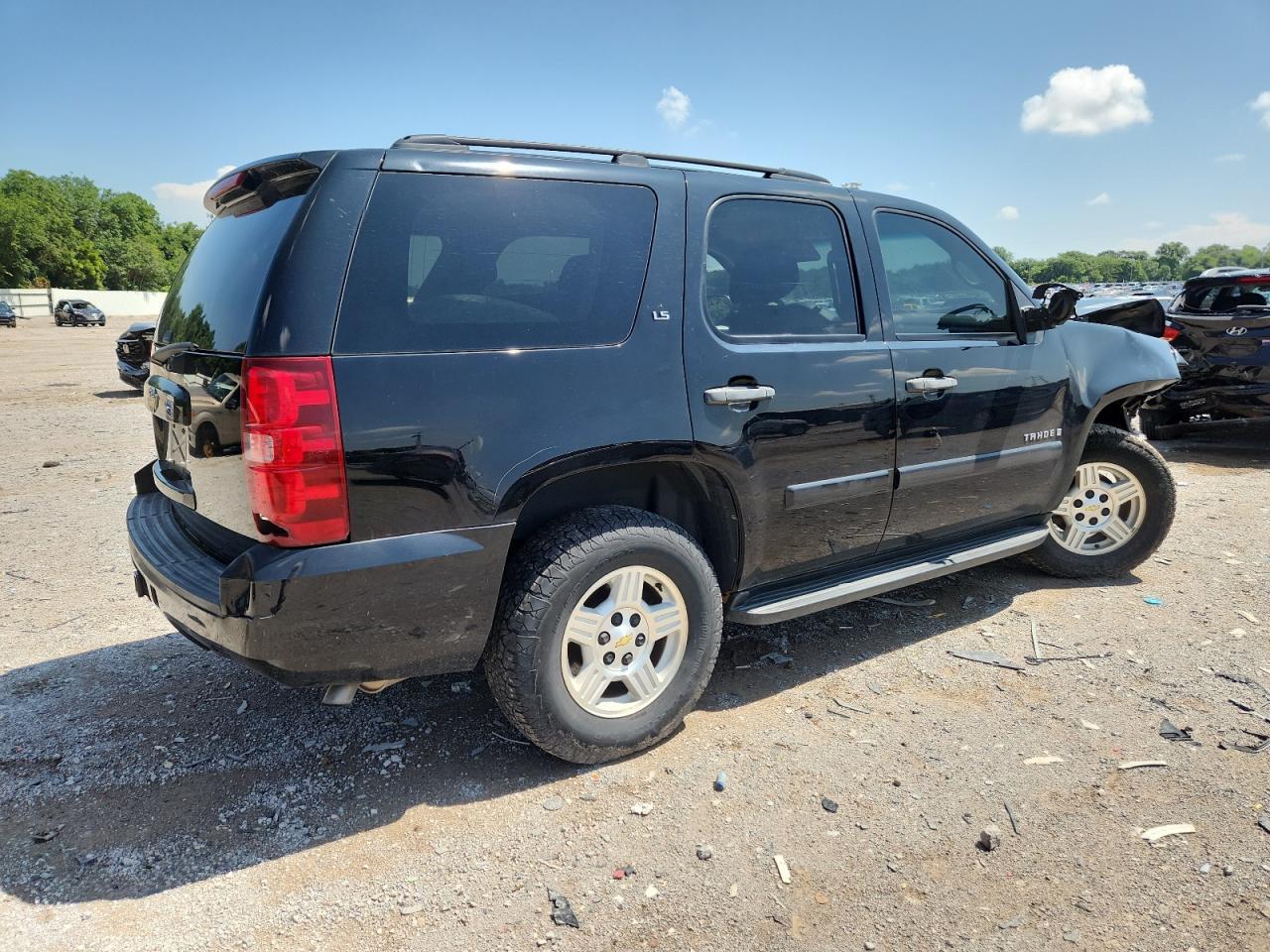 2007 Chevrolet Tahoe C1500 - Image 3