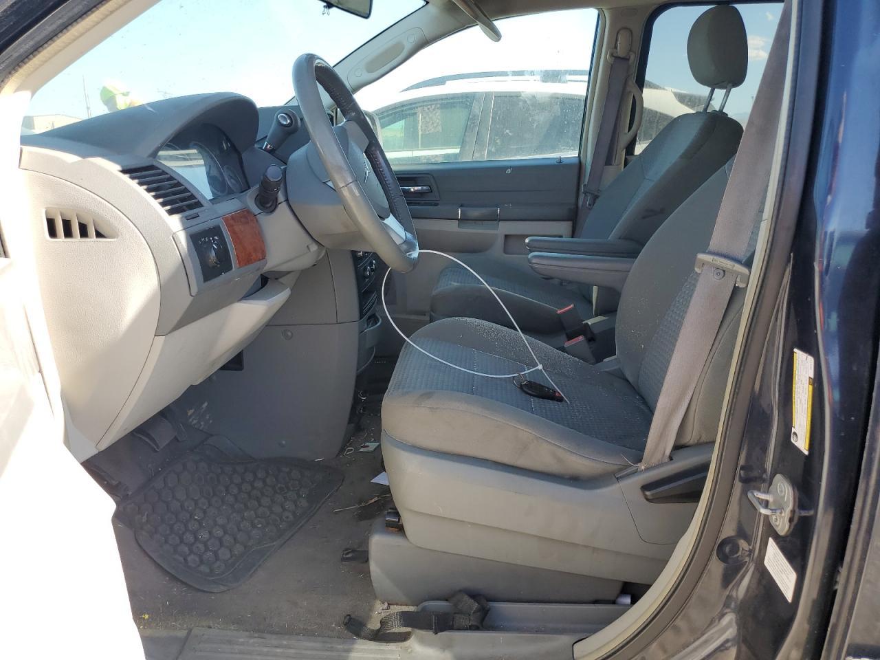 2008 Chrysler Town & Country - Фото 7
