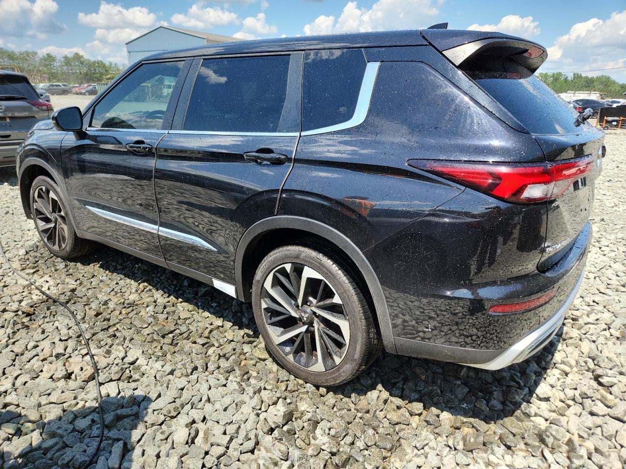 2023 Mitsubishi Outlander Se - Фото 2