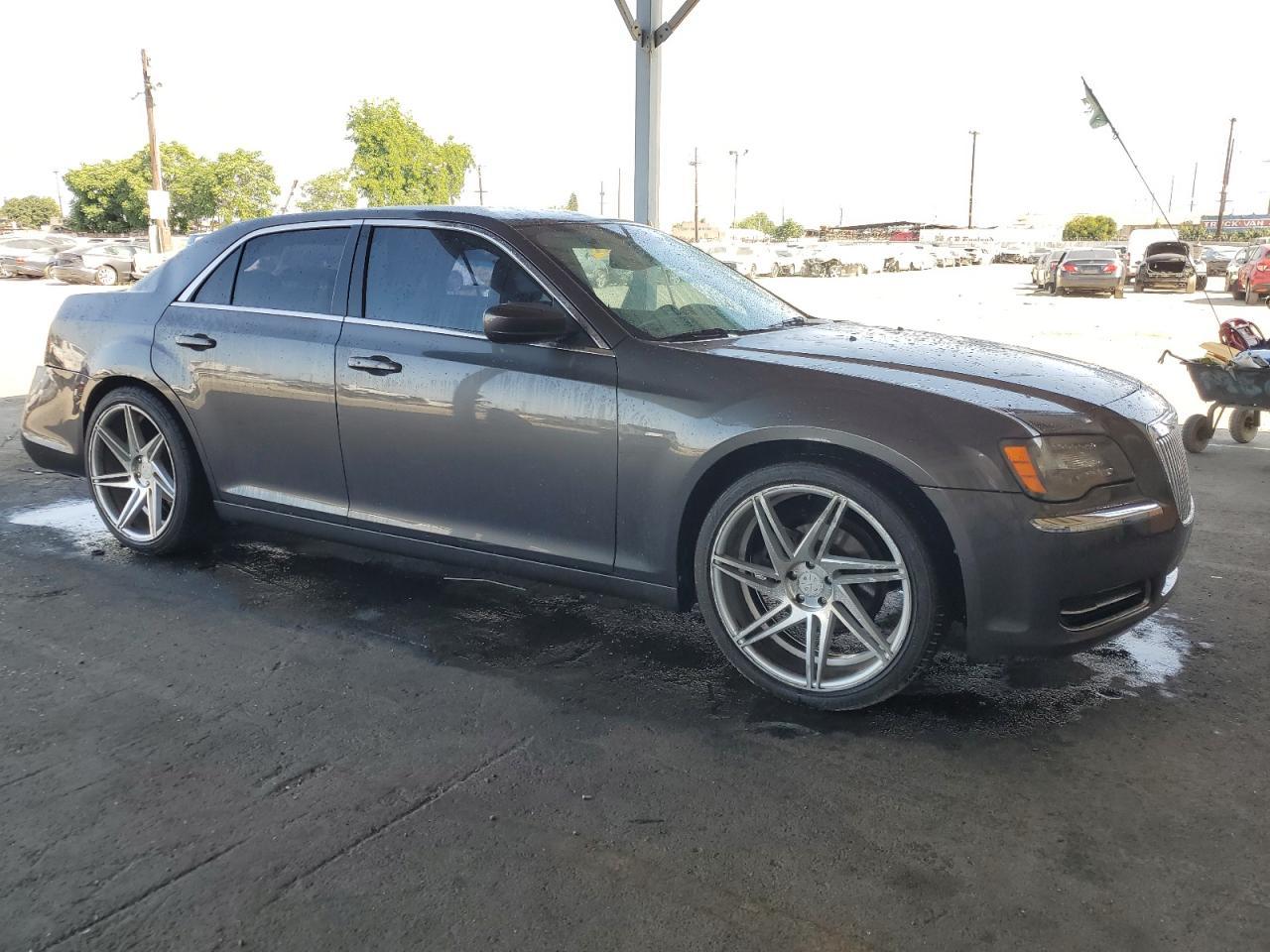 2014 Chrysler 300 - Фото 4