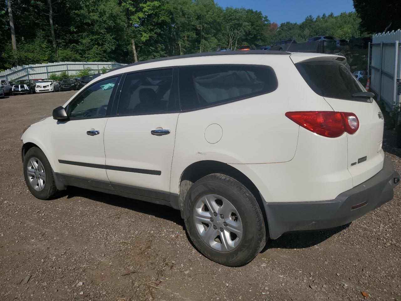 2012 Chevrolet Traverse Ls - Фото 2