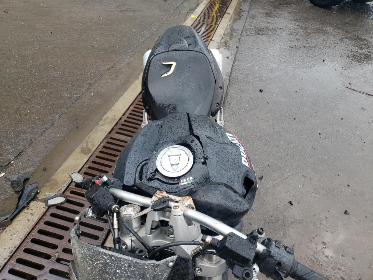 2012 Ducati Monster 696 - Image 5