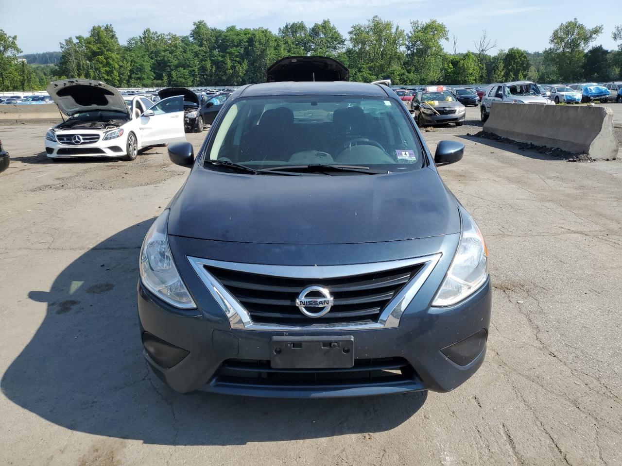 2015 Nissan Versa S - Фото 5